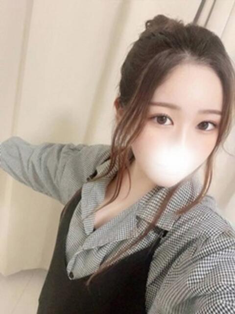 草間 しおん 脱がされたい人妻千葉栄町α店（デリヘル）