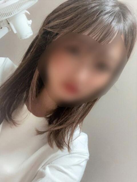 愛沢 るる 脱がされたい人妻千葉栄町α店(デリヘル)