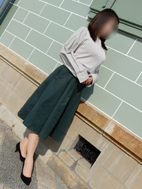 【体験入店】ましろ ロダン（人妻熟女デリヘル）