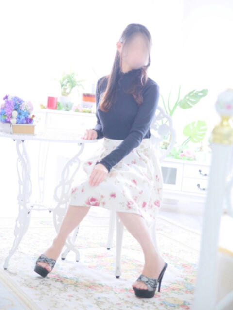 美形体験嬢☆かすみ 奥さま日記（大洲店）（人妻系デリヘル）