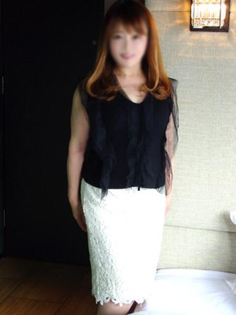 内田麻衣 Ebisu 派遣Wife 浮世（デリヘル）