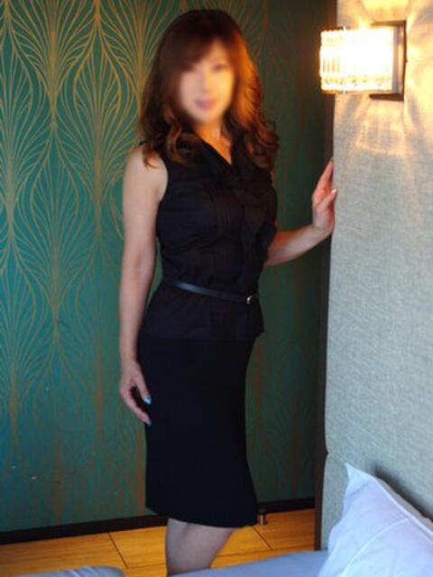 香山遼子 Ebisu 派遣Wife 浮世(デリヘル)