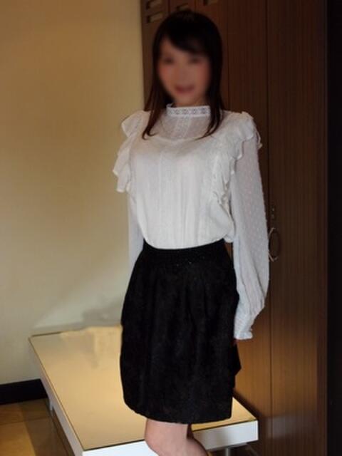 村中若沙 Ebisu 派遣Wife 浮世（デリヘル）