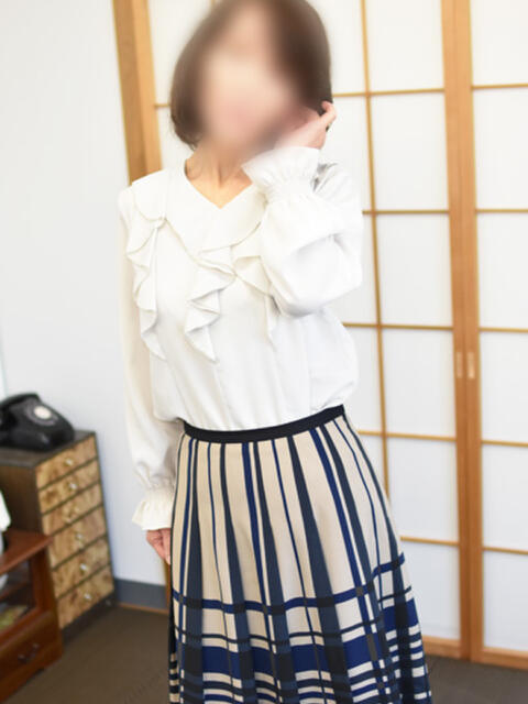 ことえ(昭和34年生まれ) 熟年カップル名古屋~生電話からの営み~(人妻・熟女デリヘル)