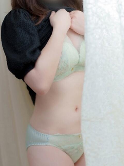 未経験まみ 清楚系美女専門店PLATINUMプラチナム四日市店(デリヘル)