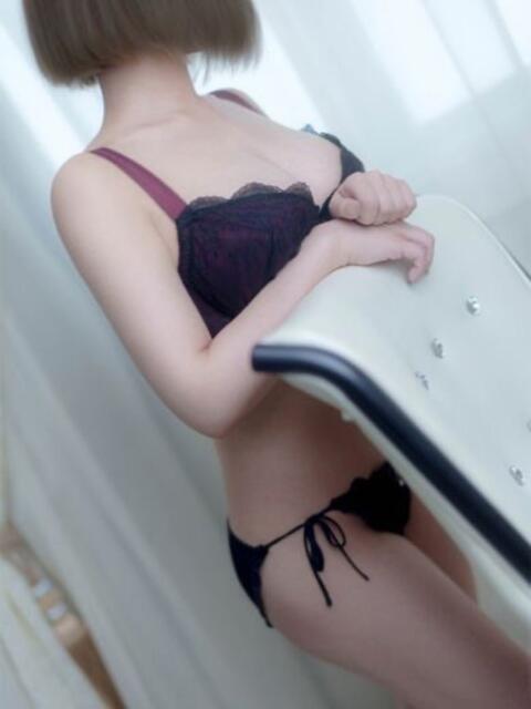 未経験もか 清楚系美女専門店PLATINUMプラチナム四日市店（デリヘル）