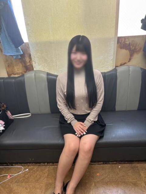 みなみ 初体験（学園系イメクラ）