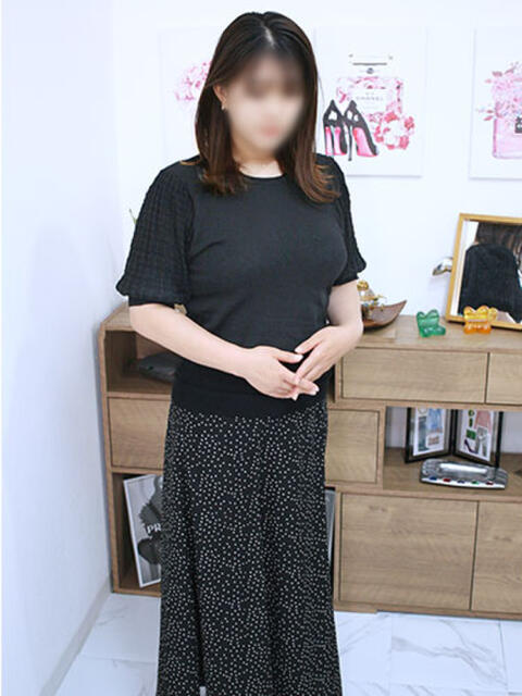 智那 ミセスラウンジ東京（人妻系デリヘル）