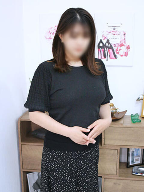智那 ミセスラウンジ東京（人妻系デリヘル）