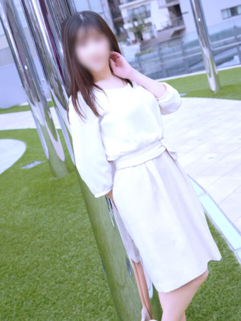 真里那 ミセスラウンジ東京（人妻系デリヘル）