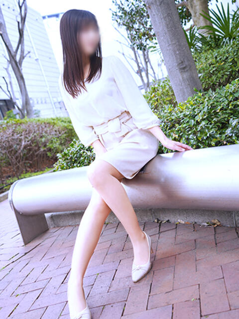 真里那 ミセスラウンジ東京（人妻系デリヘル）