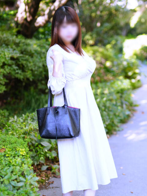 優里花 ミセスラウンジ東京（人妻系デリヘル）