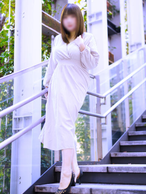 優里花 ミセスラウンジ東京（人妻系デリヘル）