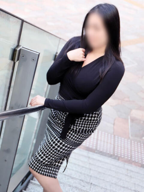 結子 ミセスラウンジ東京（人妻系デリヘル）