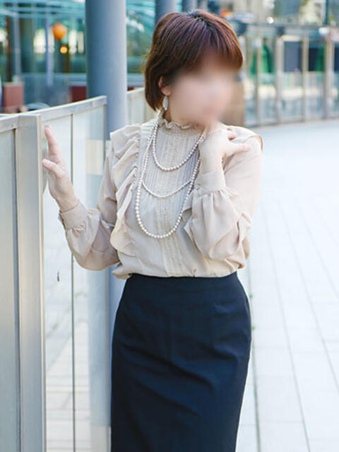 奈央 ミセスラウンジ東京(人妻系デリヘル)