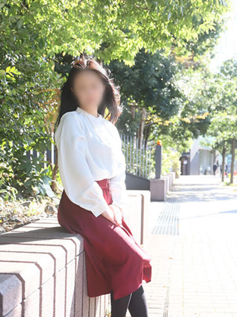 杏 ミセスラウンジ東京（人妻系デリヘル）