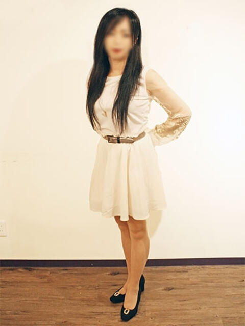 凛 ミセスラウンジ東京（人妻系デリヘル）