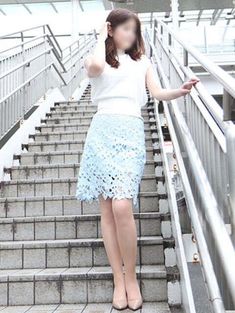 詩音 ミセスラウンジ東京(人妻系デリヘル)