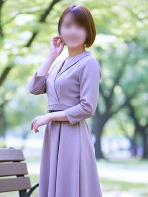 唯月 ミセスラウンジ東京(人妻系デリヘル)