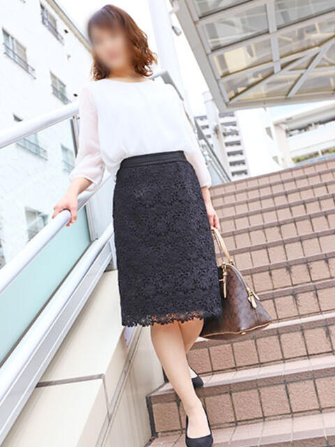 まな ミセスラウンジ東京(人妻系デリヘル)