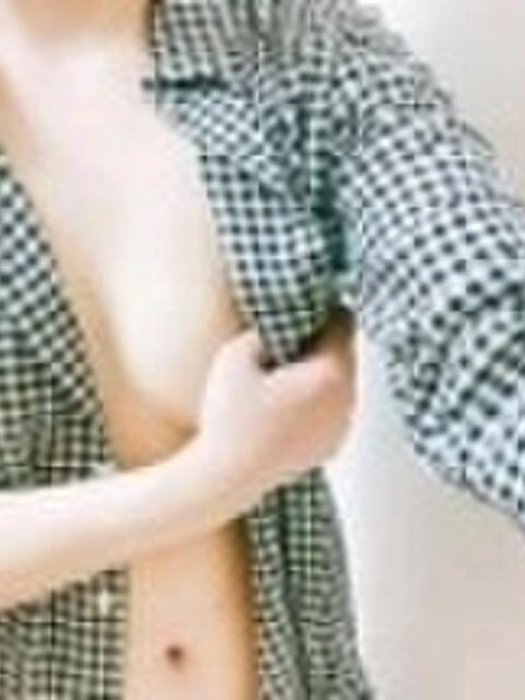 りお【人気復帰嬢】 中・西讃 ヴィーナス（デリヘル）