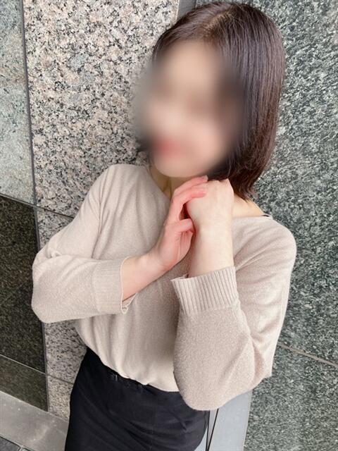 藤岡 奈月 昼妻夜 滋賀店（駅待ち合わせ人妻デリヘル）