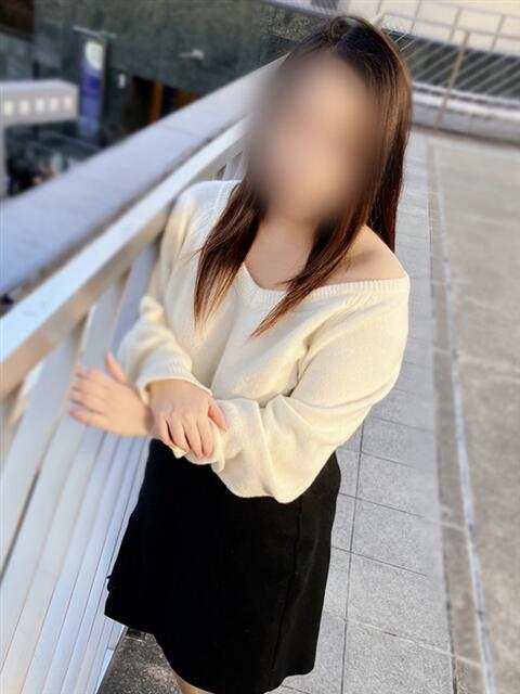 夏希 乃亜 昼妻夜 滋賀店（駅待ち合わせ人妻デリヘル）