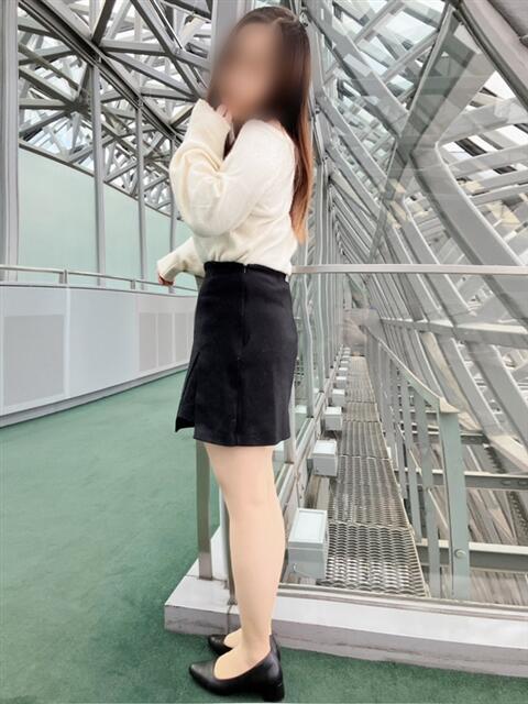 夏希 乃亜 昼妻夜 滋賀店（駅待ち合わせ人妻デリヘル）