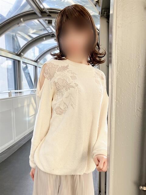 福嶋 歌蓮 昼妻夜 滋賀店（駅待ち合わせ人妻デリヘル）