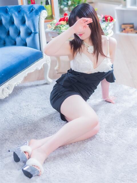 美菜(みな) 天国にいちばん近い島　ニューカレドニア式高級アロマエステ(カサブランカグループ)（エステ）