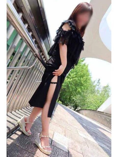 えり 逢って30秒で即尺(人妻・熟女待ち合わせデリヘル)