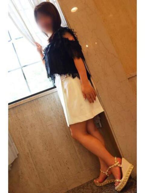 えり 逢って30秒で即尺(人妻・熟女待ち合わせデリヘル)