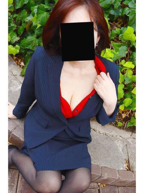 りく 逢って30秒で即尺(人妻・熟女待ち合わせデリヘル)