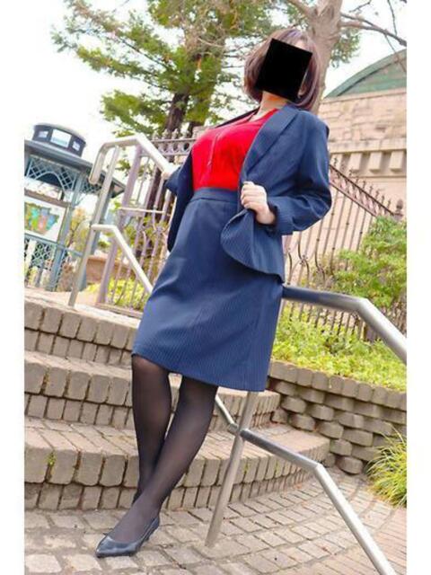 りく 逢って30秒で即尺(人妻・熟女待ち合わせデリヘル)