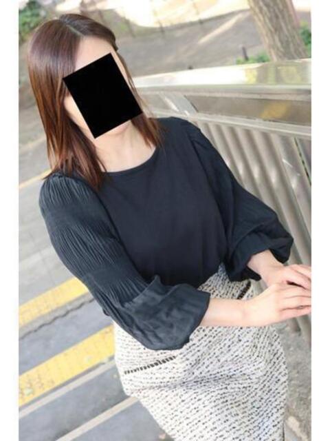 まほ 逢って30秒で即尺(人妻・熟女待ち合わせデリヘル)