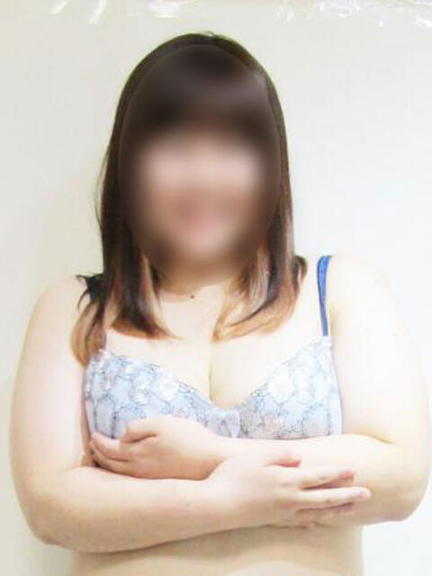 かすみ 鶯谷VIPデブ専肉だんご（ぽっちゃり巨乳激安デリヘル）