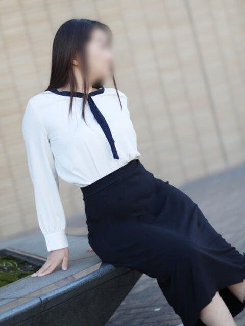 あいな 奥鉄オクテツ大阪（駅待ち合わせ型人妻デリヘル）