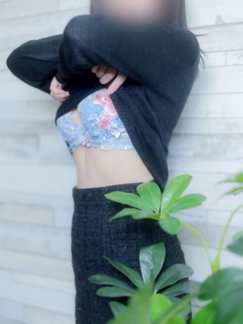 新人かえで 清楚系美女専門店PLATINUMプラチナム四日市店（デリヘル）
