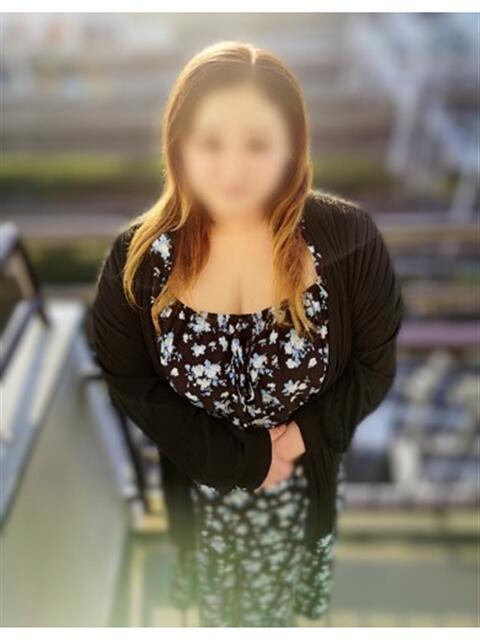 ゆりさ ギン妻パラダイス 十三店（人妻系ホテヘル＆デリヘル）