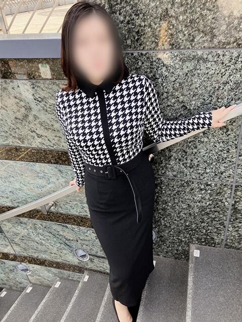 及川 潤 昼妻夜 滋賀店（駅待ち合わせ人妻デリヘル）