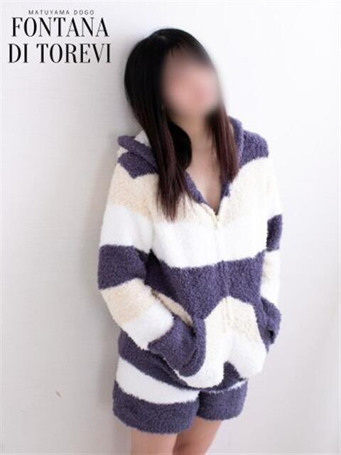 桃瀬　ゆめの☆現役学生Fカップ☆ ～地元厳選美女がお出迎え～私の部屋にキテネ！トレビの泉（ファッションヘルス）