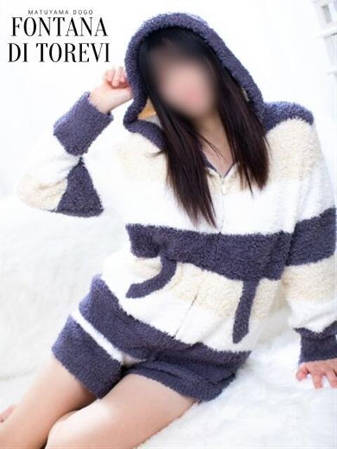 桃瀬　ゆめの☆現役学生Fカップ☆ ～地元厳選美女がお出迎え～私の部屋にキテネ！トレビの泉（ファッションヘルス）