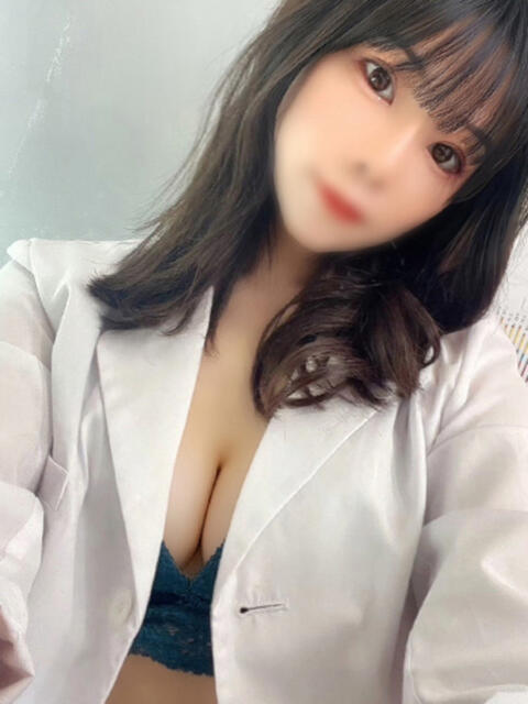 りこ 淫乱痴女エステ新宿店(出張アロマエステ)