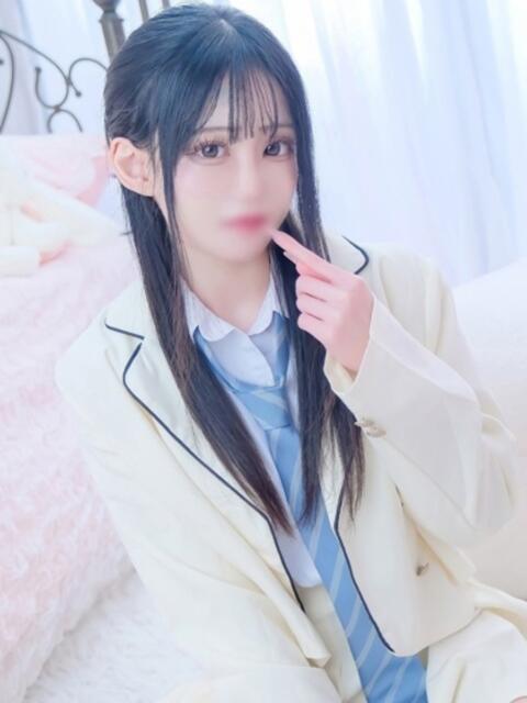 ねね E+アイドルスクール新宿・歌舞伎町店（デリヘル）