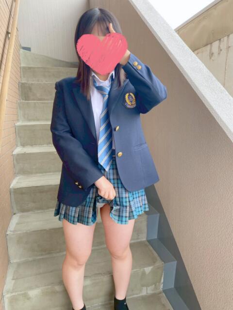 新入生 さつき 青チェと赤チェ（派遣型オナクラ＆リフレ）