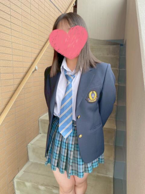 新入生 さつき 青チェと赤チェ（派遣型オナクラ＆リフレ）