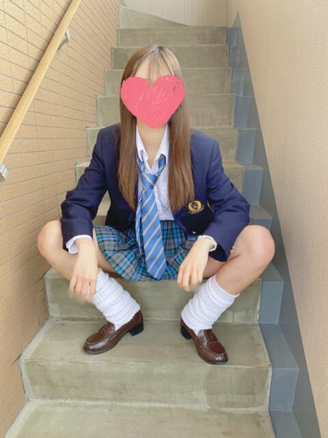 ゆま 青チェと赤チェ（派遣型オナクラ＆リフレ）