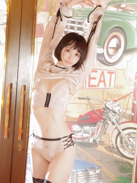 輝/stella クラブ バレンタイン大阪（素人美女専門デリヘル）