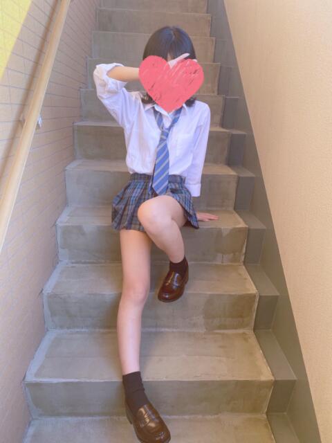 新入生 のん 青チェと赤チェ（派遣型オナクラ＆リフレ）