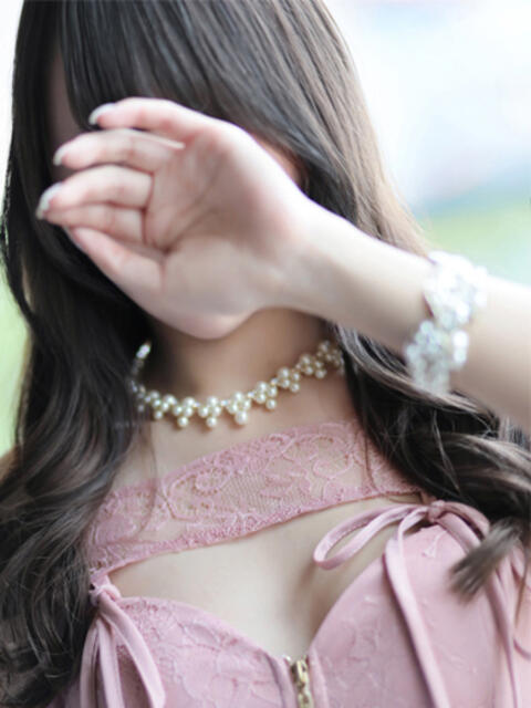 すず　笑顔も魅力な清純派美女 ROYAL FACE（ソープランド）